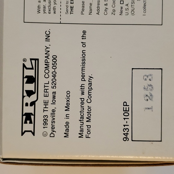 ERTL Ace Hardware 1905 Ford Delivery Car Bank, Die-Cast Metal - Picture 7 of 7